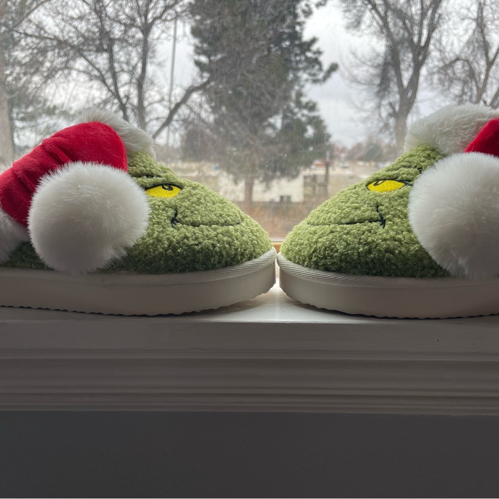 American Eagle Green and Red Grinch house shoes